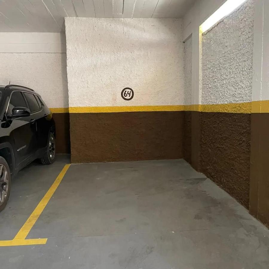 Apto Espacoso Uma Quadra Do Mar Com Garagem Apartamento