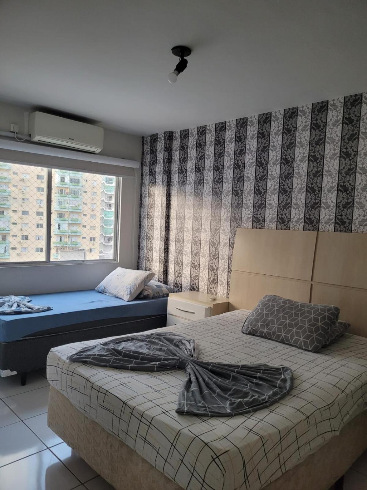 Apto Espacoso Uma Quadra Do Mar Com Garagem Apartamento *